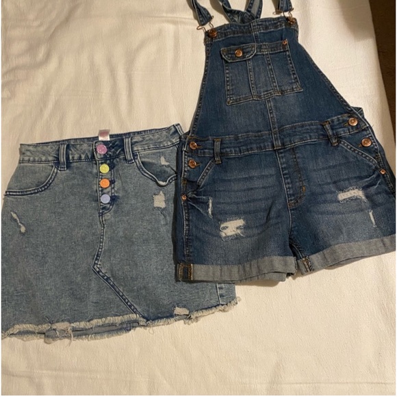 Girls Jean skirt and overalls - Picture 1 of 1